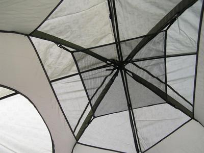 SwissGear Quality family size self supporting tent. Label says it's 9'x8'.