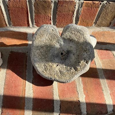 UPDATE! U1374 Concrete Frog Fountain-See Note Below!