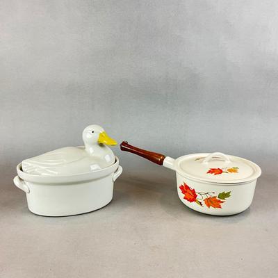 K1387 Vintage Carbone Oval Duck Dish with Descoware Lidded Pot