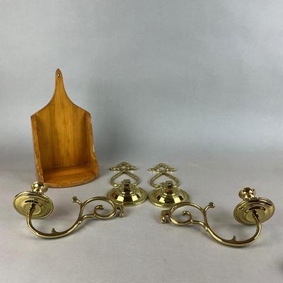 K1390 Virginia Metalcrafters Brass Wall Candlesticks