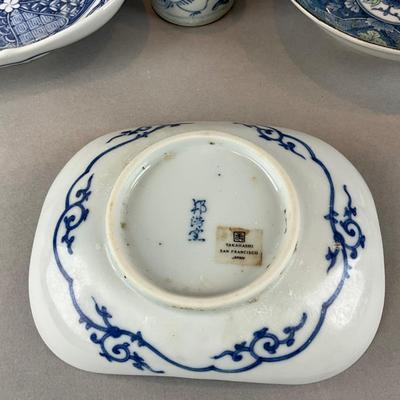 K1395 Lot of Asian Porcelain / Pottery