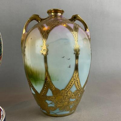 K1395 Lot of Asian Porcelain / Pottery