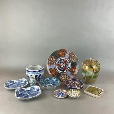 K1395 Lot of Asian Porcelain / Pottery