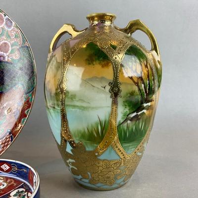 K1395 Lot of Asian Porcelain / Pottery