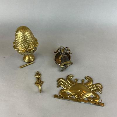 K1401 Large Brass Acorn Finial with Brass Crab Key Hook, Bell