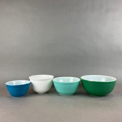 Sale Photo Thumbnail #907: Three vintage nesting pyrex mixing bowls Green, Teal blue, royal blue with white vintage mixer bowl (not pyrex)