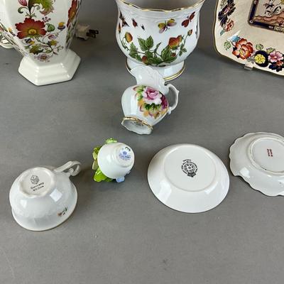 K1406 Vintage Porcelain Decor Lot with Ironstone