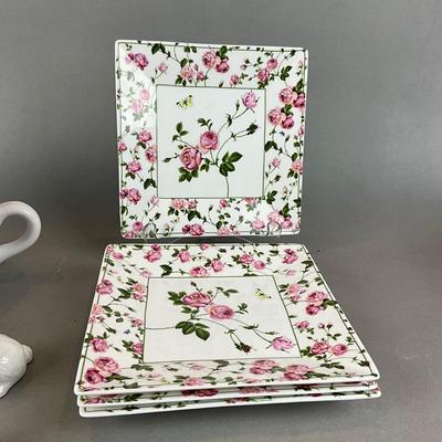 K1415 Set of Four Large Soup Mugs and Floral Luncheon Plates