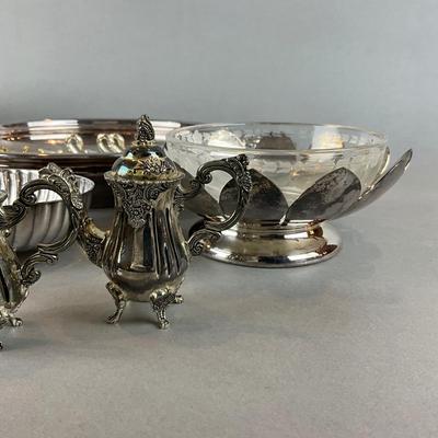 D1419 Large Lot of Silverplate Bowls and Salad Set