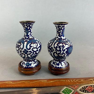 SR1427 Pair of Champlevé Miniature Foo Dogs and Cloisonné Mini Vases