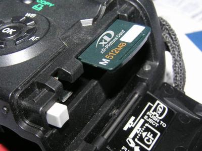 OLYMPUS E-VOLT E500 8 megapixel digital camera outfit, excellent condition