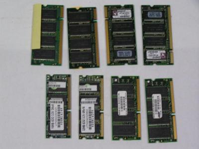 Assorted SoDIMM memory cards from not too ancient laptops. WYSIWYG