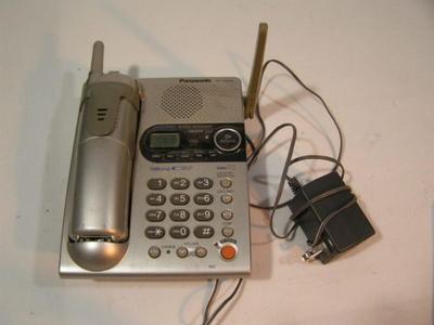 PANASONIC 2.4GHz Digital Cordless Answering System. W/Caller I.D. Loaded