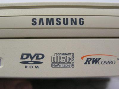 SAMSUNG CD-RW/DVD drive SM-348. Pulled from a working PC