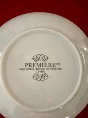 Premiere Fine China MD104 Berkshire Set of 71