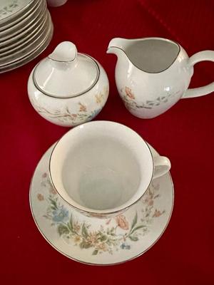 Premiere Fine China MD104 Berkshire Set of 71