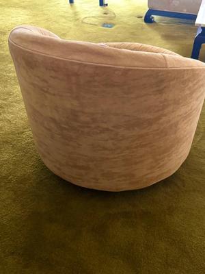 Vintage royale by Kroehler Swivel Chair - super comfy