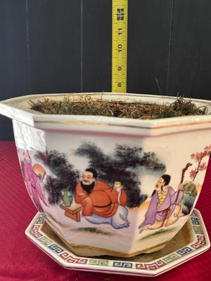 Vintage Chinese Famille Rose Porcelain Flowerpot