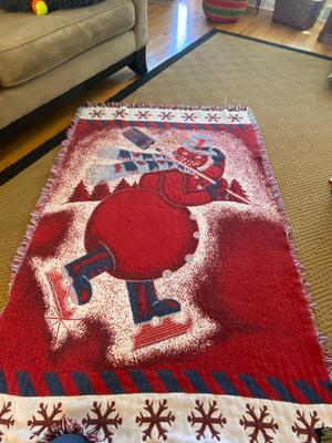 CHANTHOM HOLIDAY THROW, HOLIDAY BOOKS & CHRISTMAS DECOR