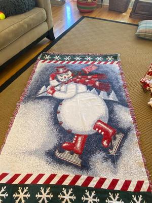 CHANTHOM HOLIDAY THROW, HOLIDAY BOOKS & CHRISTMAS DECOR