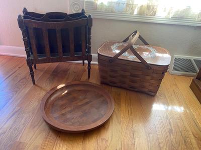 VINTAGE BASKETVILLE PICNIC BASKET, DANSK DESIGNS DENMARK WOODEN TRAY, AND MAGAZINE RACK