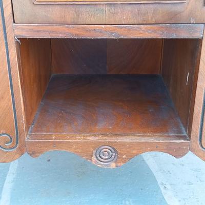 LOT 250: Vintage Humidor