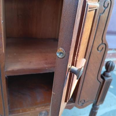 LOT 250: Vintage Humidor