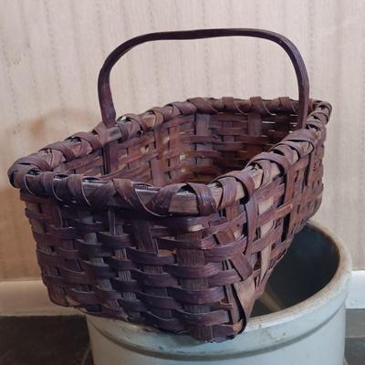 LOT 253: Western Stoneware 5-Gallon Crock, 3-Tier Table & Splint Weave Basket