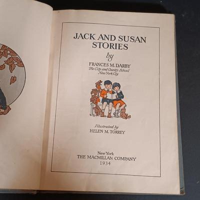 LOT 255: Collection of Vintage and Antique Children's Books