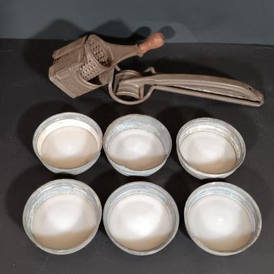 LOT 257: Crewel Needlework Roosters and Leaf Condiment Dish w/ Vintage Kitchenware