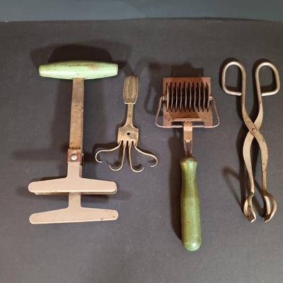 LOT 257: Crewel Needlework Roosters and Leaf Condiment Dish w/ Vintage Kitchenware