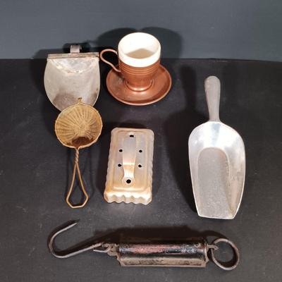 LOT 257: Crewel Needlework Roosters and Leaf Condiment Dish w/ Vintage Kitchenware