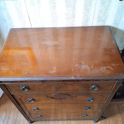 LOT 260: Berkey & Gay Furniture Co. Antique Solid Wood Dresser