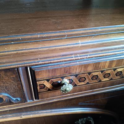 LOT 261: French-Style Dresser and Nightstand