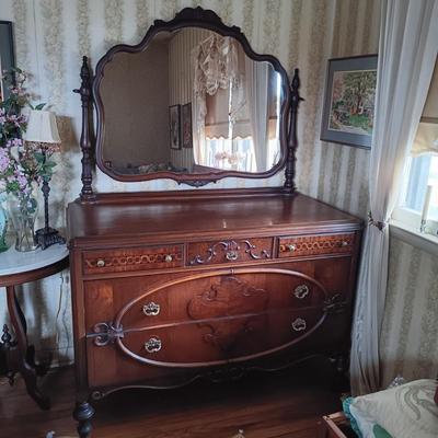 LOT 261: French-Style Dresser and Nightstand