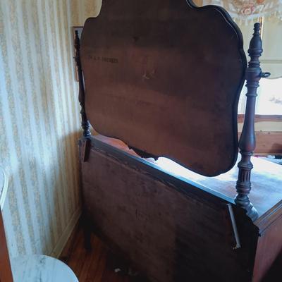 LOT 261: French-Style Dresser and Nightstand