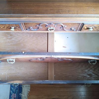 LOT 261: French-Style Dresser and Nightstand