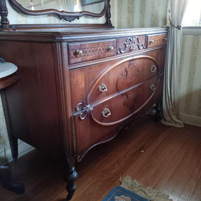LOT 261: French-Style Dresser and Nightstand