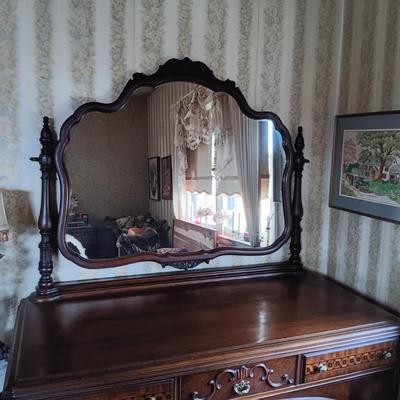 LOT 261: French-Style Dresser and Nightstand