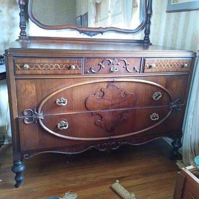 LOT 261: French-Style Dresser and Nightstand