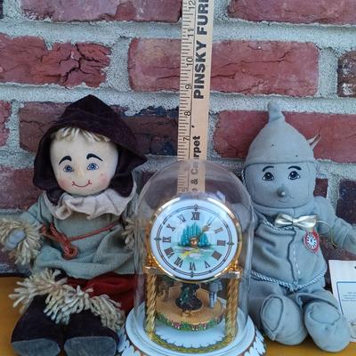 LOT 268: Franklin Mint Wizard of Oz Display Stand, Anniversary Clock & More