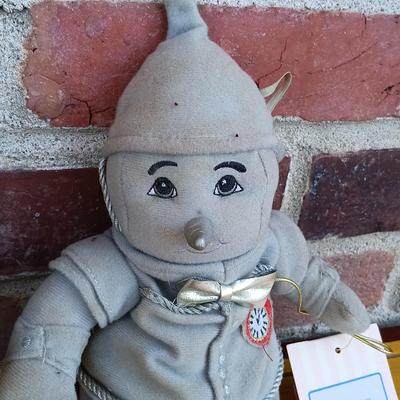 LOT 268: Franklin Mint Wizard of Oz Display Stand, Anniversary Clock & More