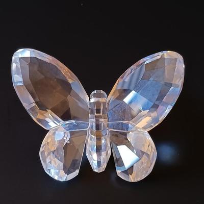 LOT 269: Swarovski Crystal Swans & Butterfly