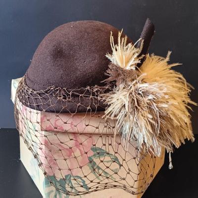 LOT 270: Collection of Vintage Hats and Stole
