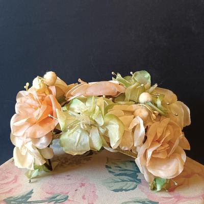 LOT 270: Collection of Vintage Hats and Stole