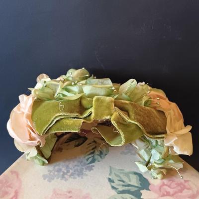 LOT 270: Collection of Vintage Hats and Stole