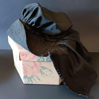 LOT 270: Collection of Vintage Hats and Stole