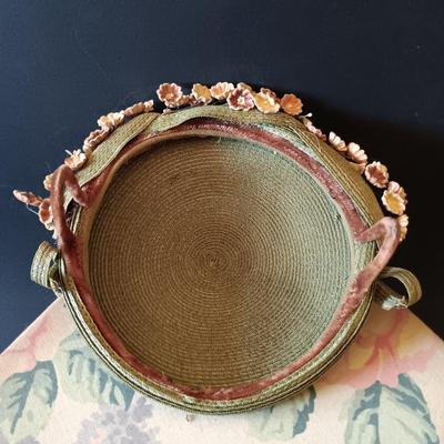 LOT 270: Collection of Vintage Hats and Stole