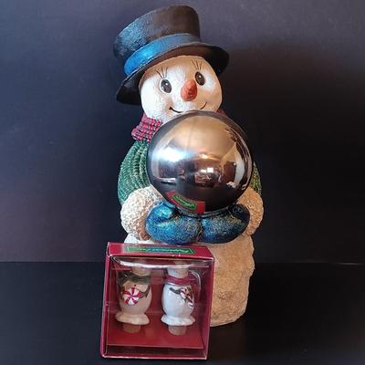 LOT 326: Christmas Cats and Snowmen Collection