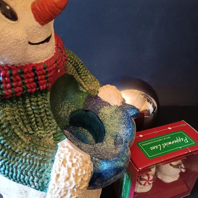 LOT 326: Christmas Cats and Snowmen Collection